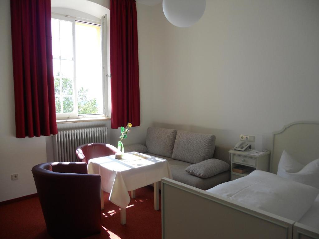 Tagungshaus Im Kloster Neresheim Otel Oda fotoğraf